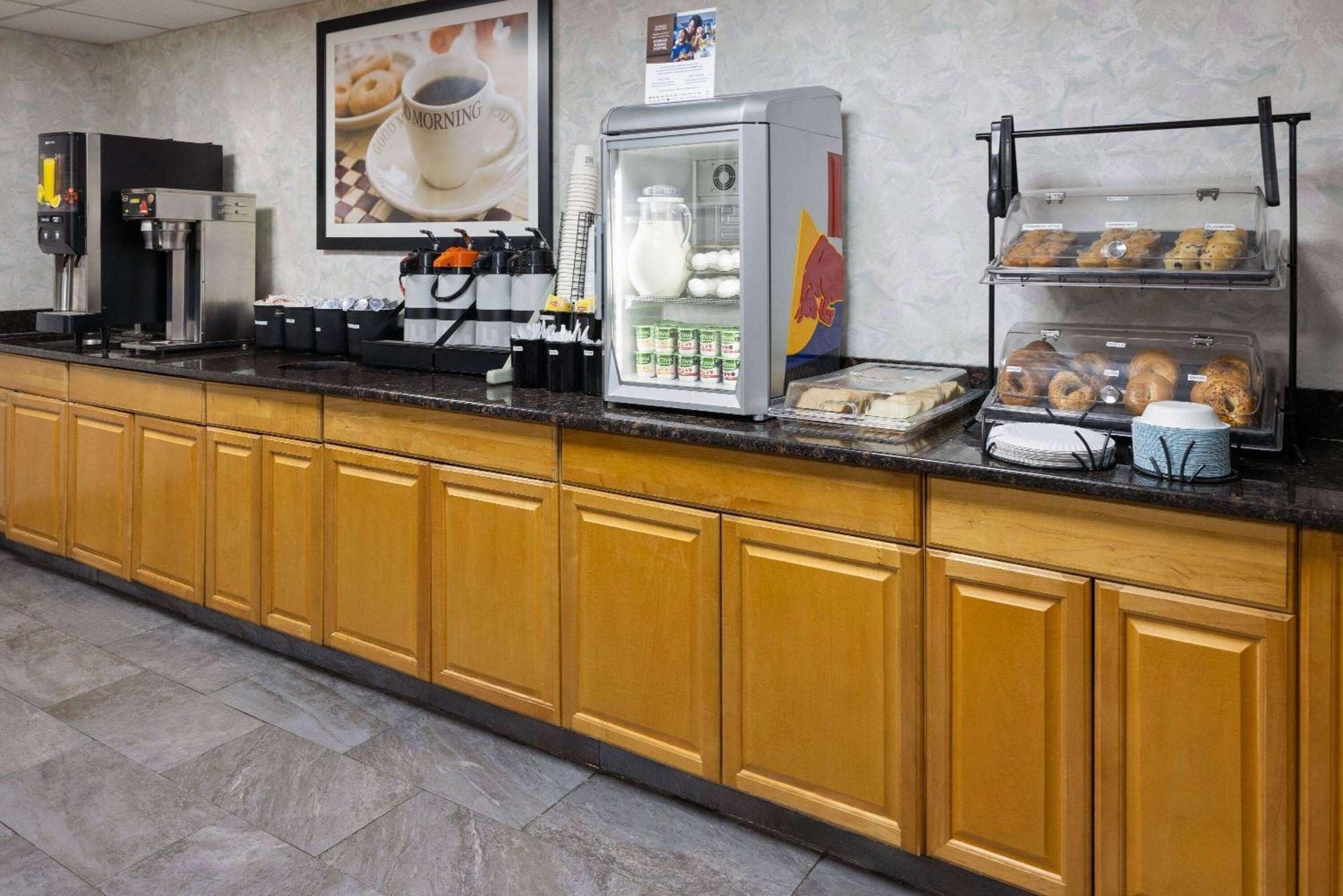 Ramada By Wyndham Parsippany Hotel Ngoại thất bức ảnh